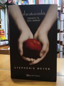 Alacakaranlık Yaşam ve Ölüm - 10. Yıla Özel Baskı İki Kitap Birarada